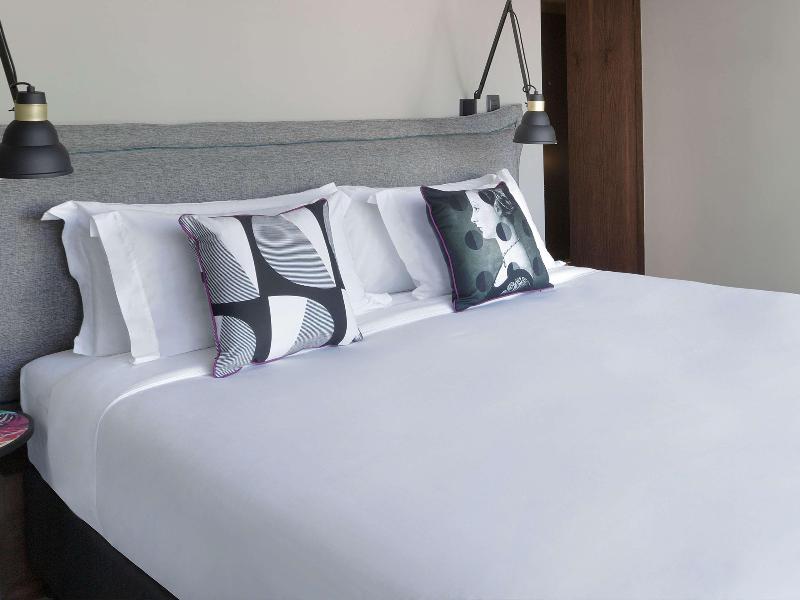 Yoo2 Rio de Janeiro Tapestry Collection by Hilton image