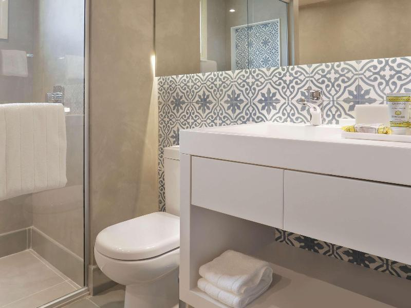 Yoo2 Rio de Janeiro Tapestry Collection by Hilton image