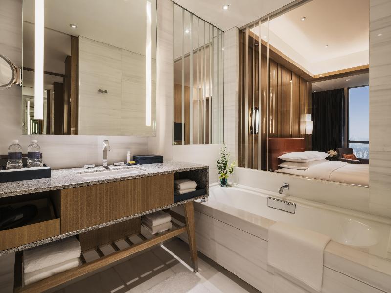 Hyatt Regency Shanghai, Wujiaochang image