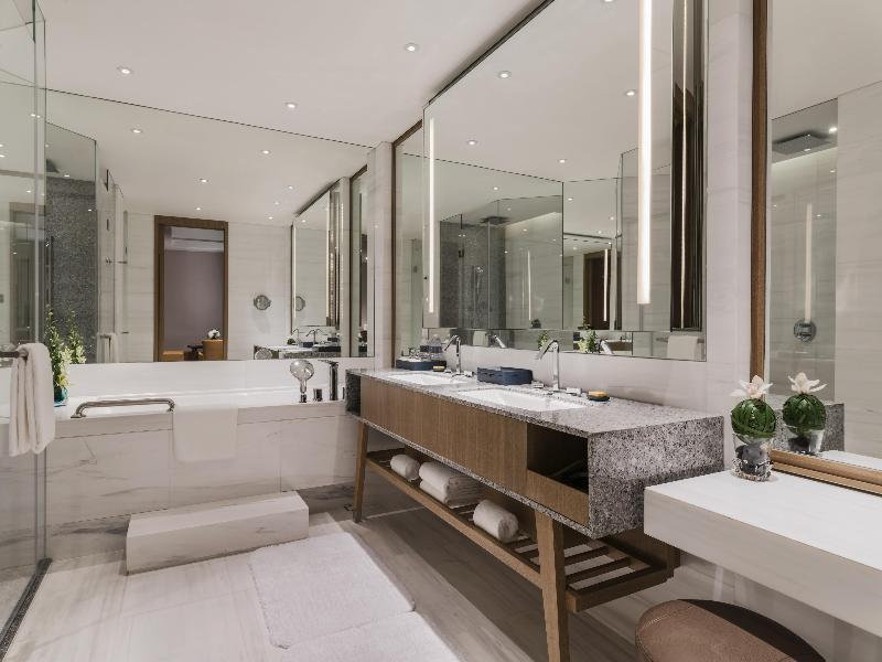 Hyatt Regency Shanghai, Wujiaochang image