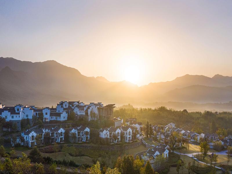 Banyan Tree Hotel Huangshan image