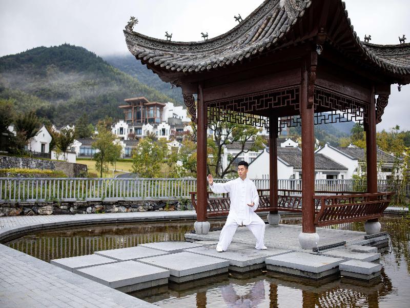 Banyan Tree Hotel Huangshan image