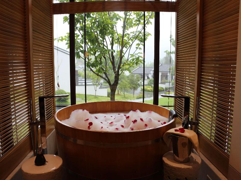 Banyan Tree Hotel Huangshan image