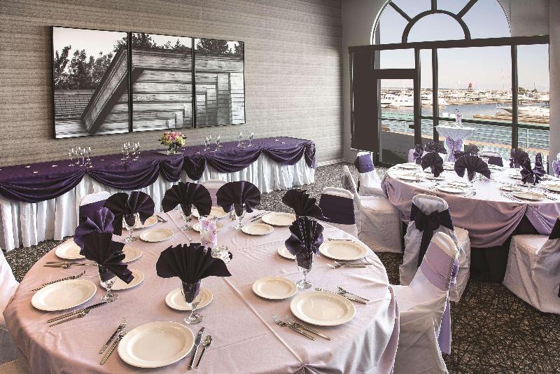 Doubletree by Hilton Racine Harbourwalk, WI image