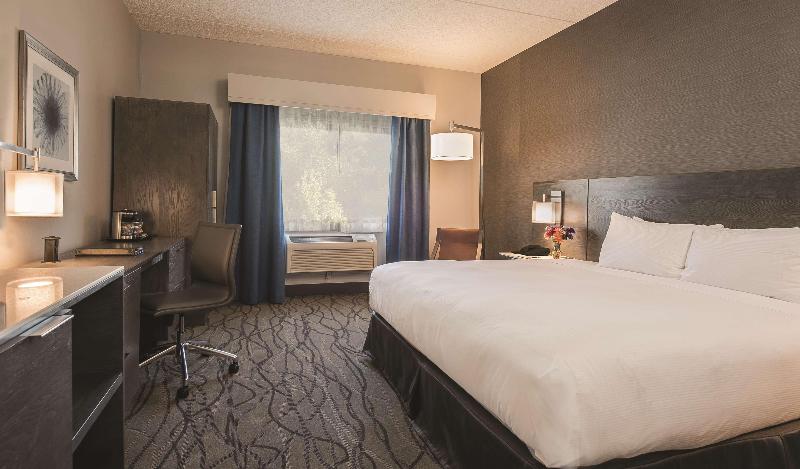 Doubletree by Hilton Racine Harbourwalk, WI image