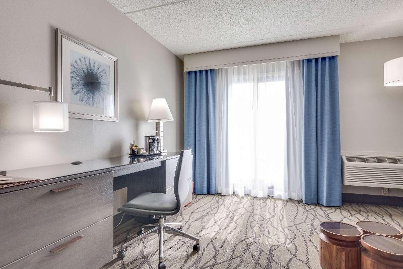 Doubletree by Hilton Racine Harbourwalk, WI image