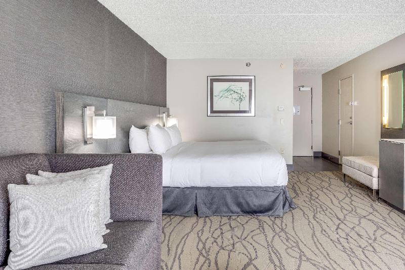 Doubletree by Hilton Racine Harbourwalk, WI image