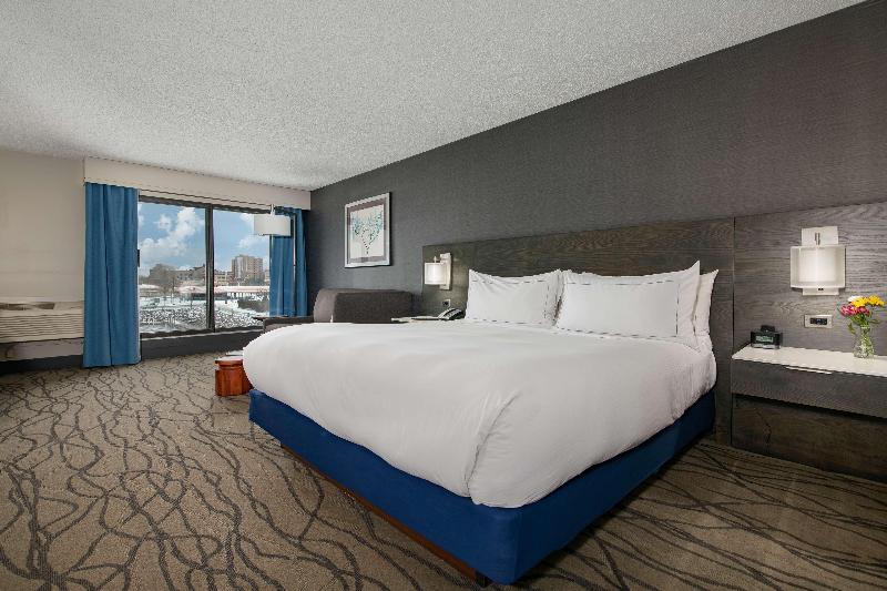 Doubletree by Hilton Racine Harbourwalk, WI image