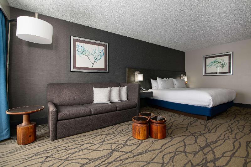 Doubletree by Hilton Racine Harbourwalk, WI image