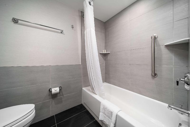 Doubletree by Hilton Racine Harbourwalk, WI image