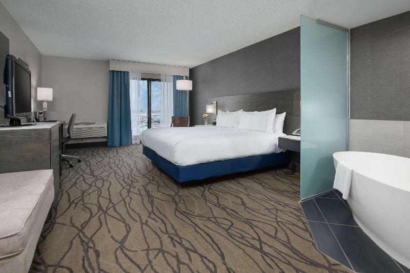 Doubletree by Hilton Racine Harbourwalk, WI image