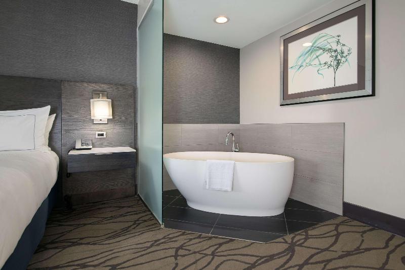 Doubletree by Hilton Racine Harbourwalk, WI image