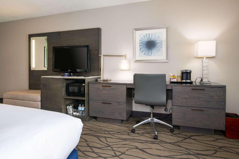 Doubletree by Hilton Racine Harbourwalk, WI image