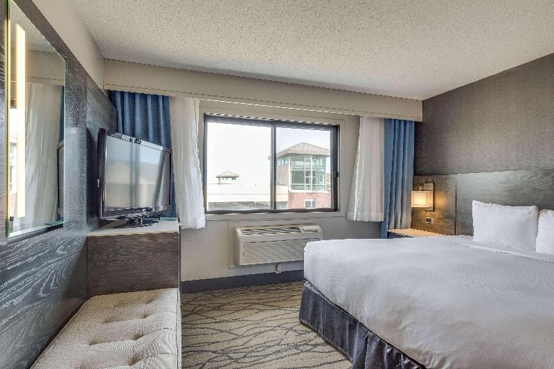 Doubletree by Hilton Racine Harbourwalk, WI image