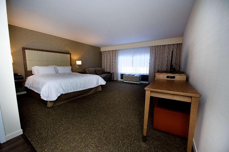 Hampton Inn & Suites by Hilton Truro image