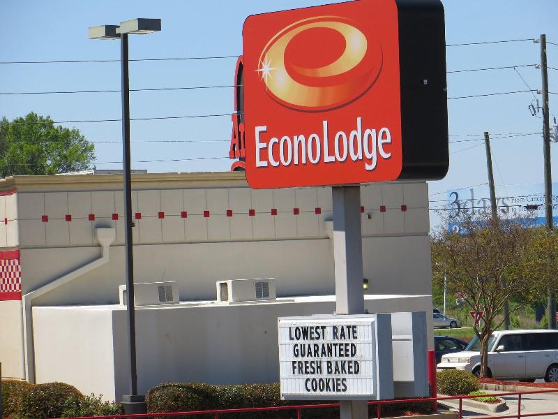 Econo Lodge Villa Rica image