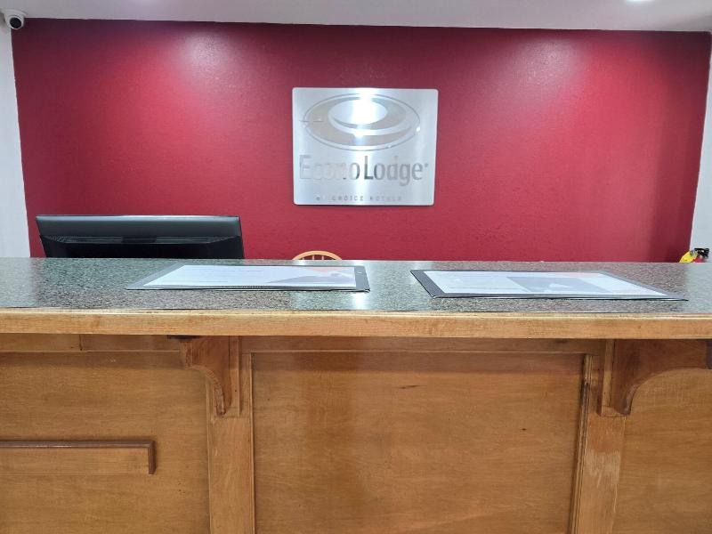 Econo Lodge Villa Rica image