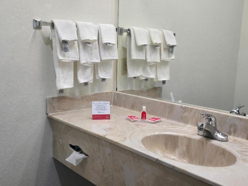Econo Lodge Villa Rica image