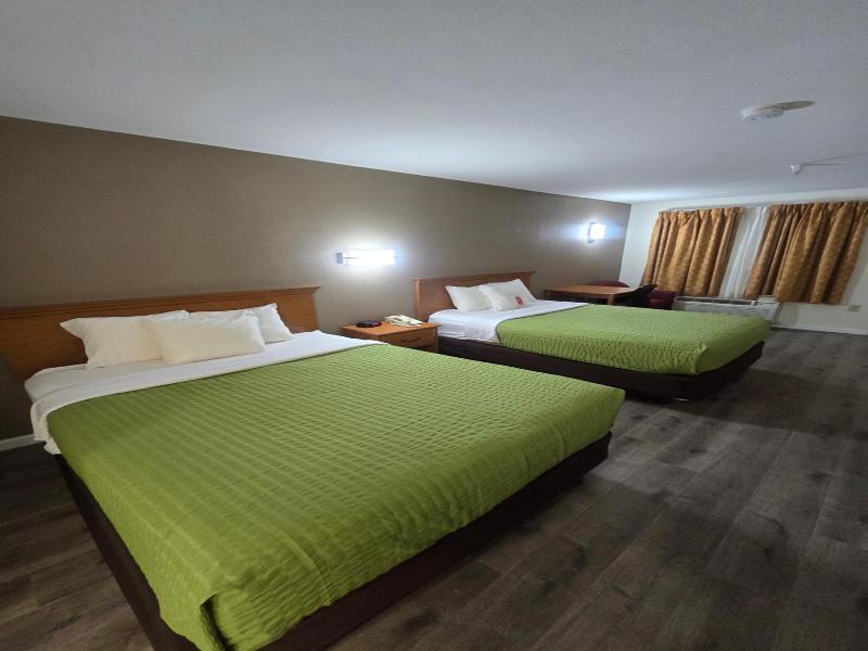Econo Lodge Villa Rica image