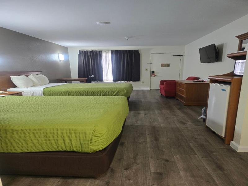 Econo Lodge Villa Rica image