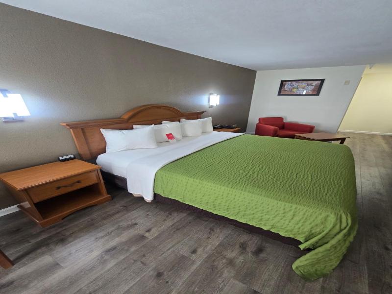 Econo Lodge Villa Rica image