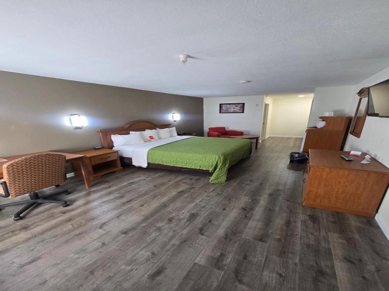 Econo Lodge Villa Rica image