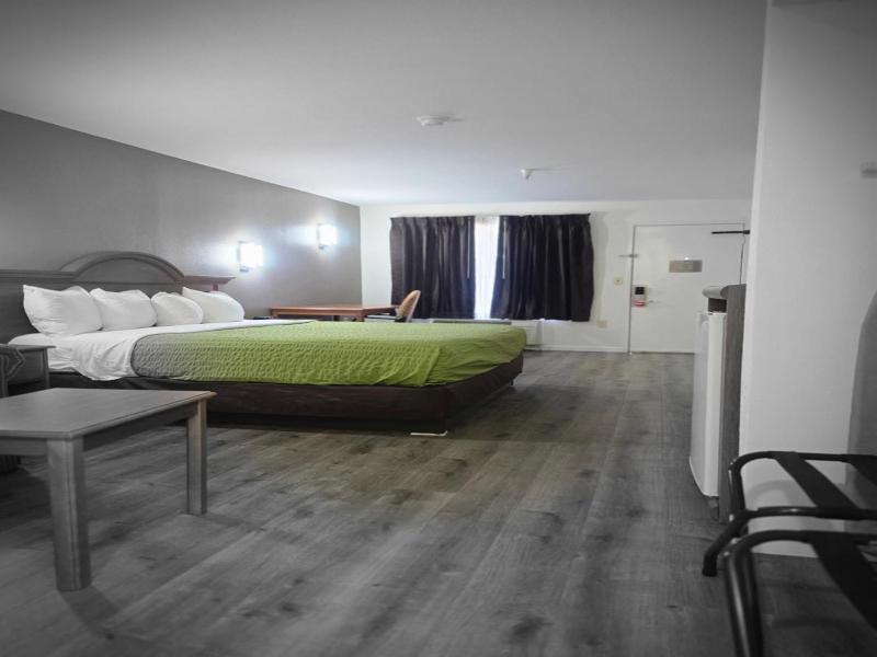 Econo Lodge Villa Rica image