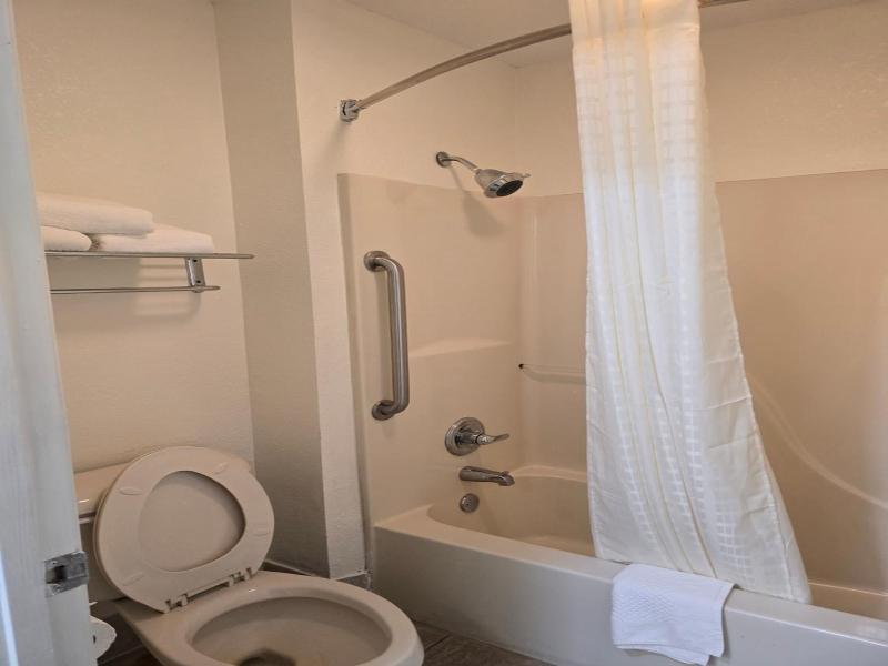Econo Lodge Villa Rica image
