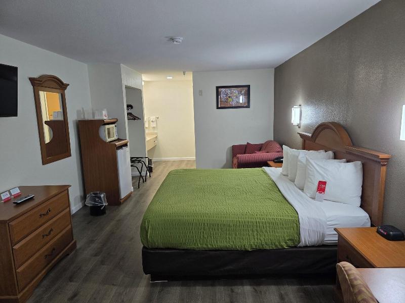 Econo Lodge Villa Rica image