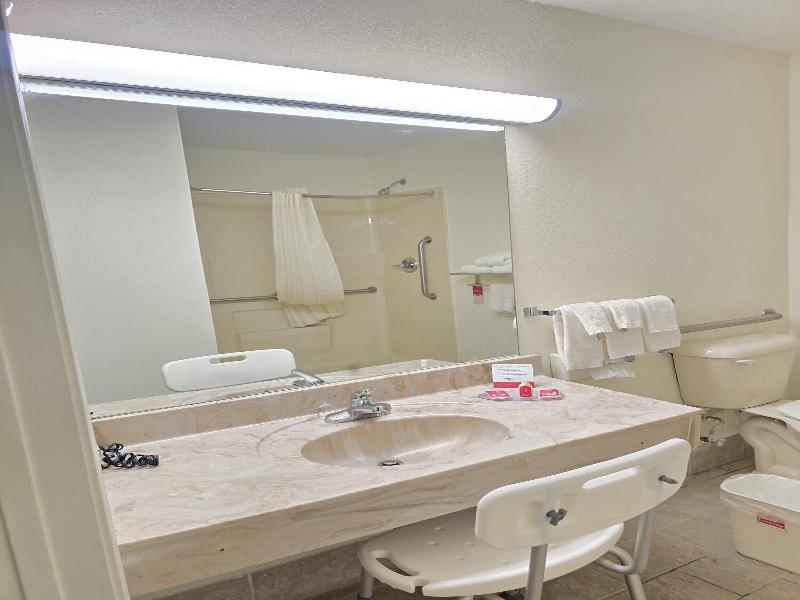 Econo Lodge Villa Rica image