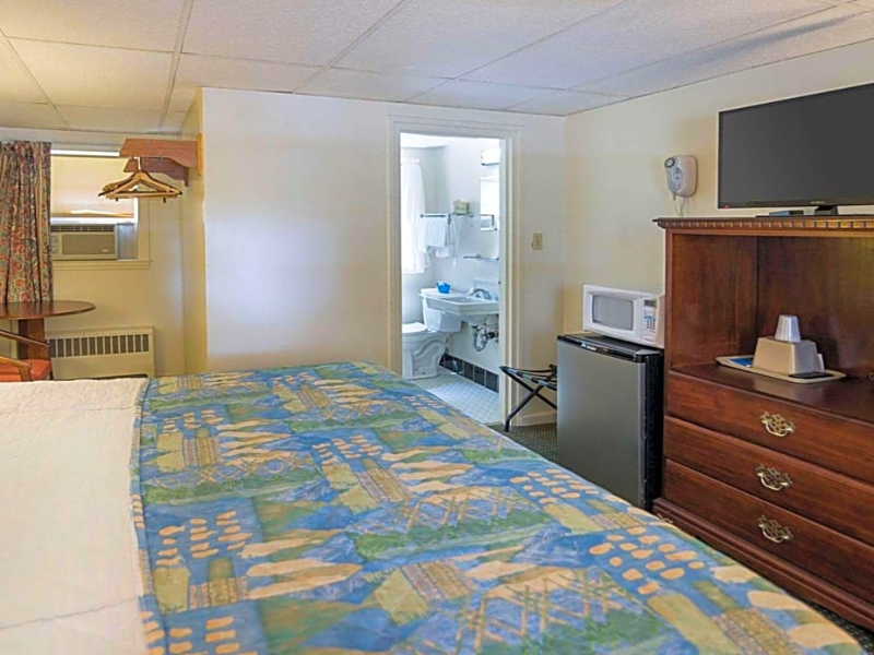 Rodeway Inn Westminster West of Boston image