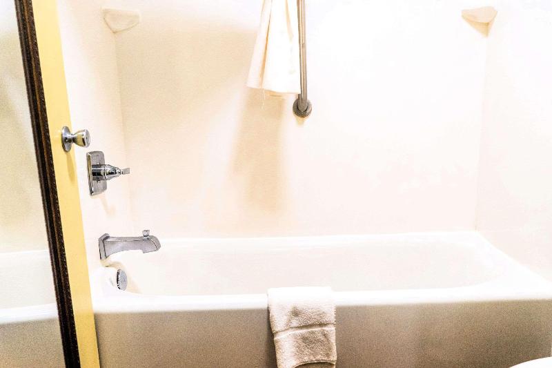 Quality Inn Whiteville image