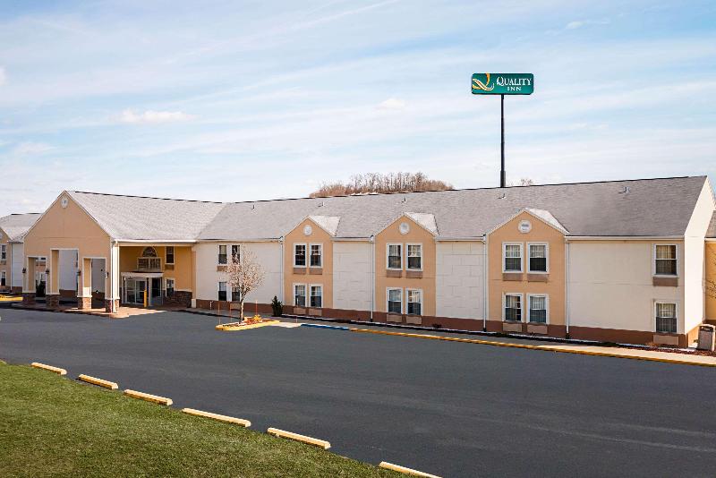 Quality Inn Fairmont image