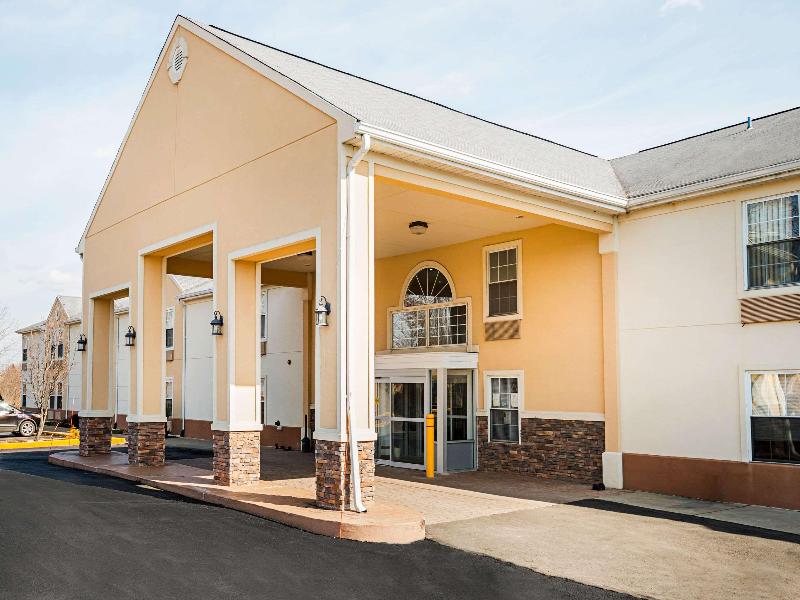 Quality Inn Fairmont image