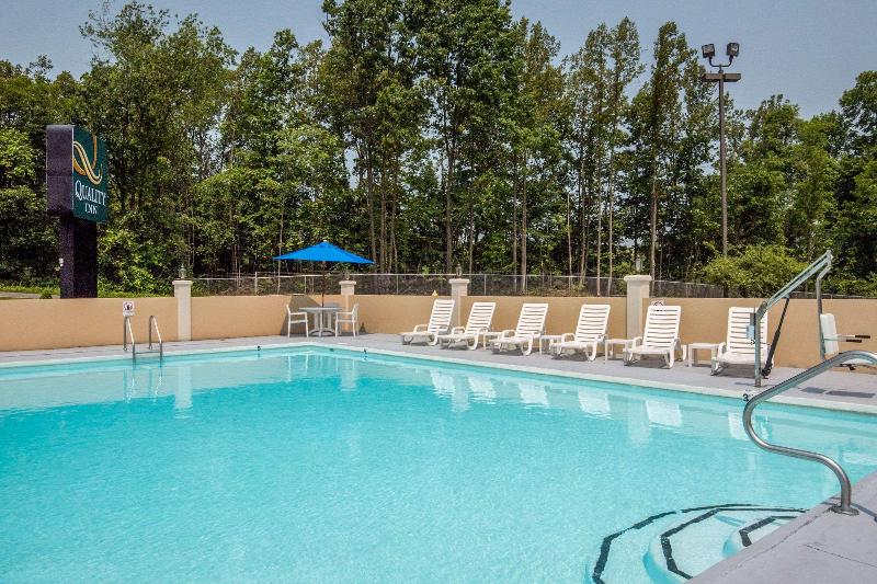 Quality Inn Fairmont image