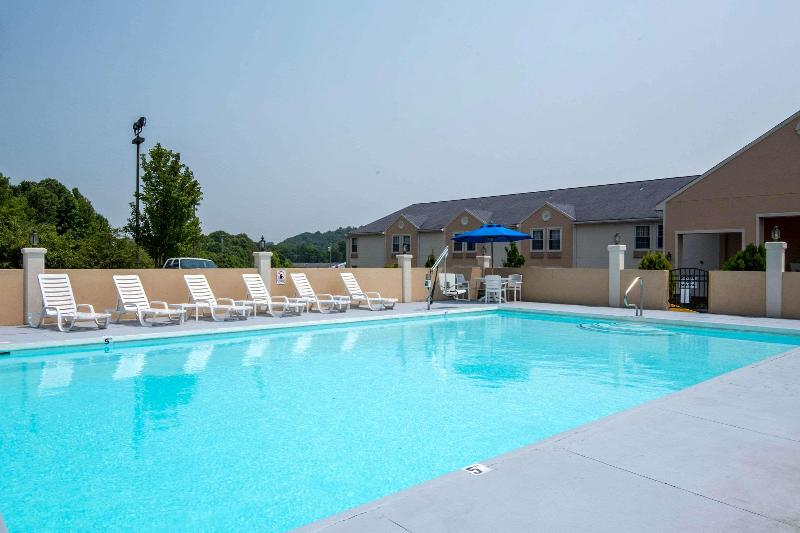 Quality Inn Fairmont image