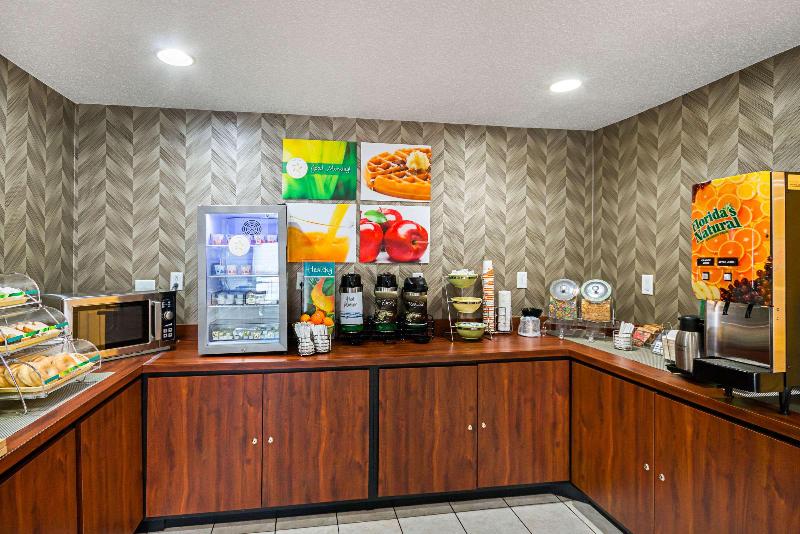 Quality Inn Fairmont image