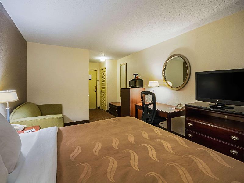 Quality Inn Fairmont image