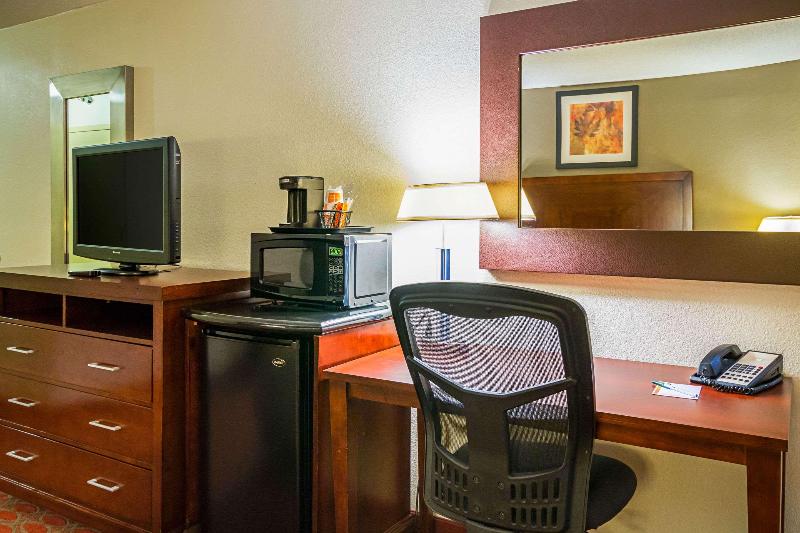 Quality Inn Fairmont image