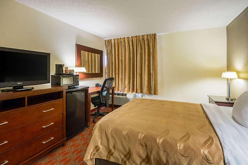 Quality Inn Fairmont image