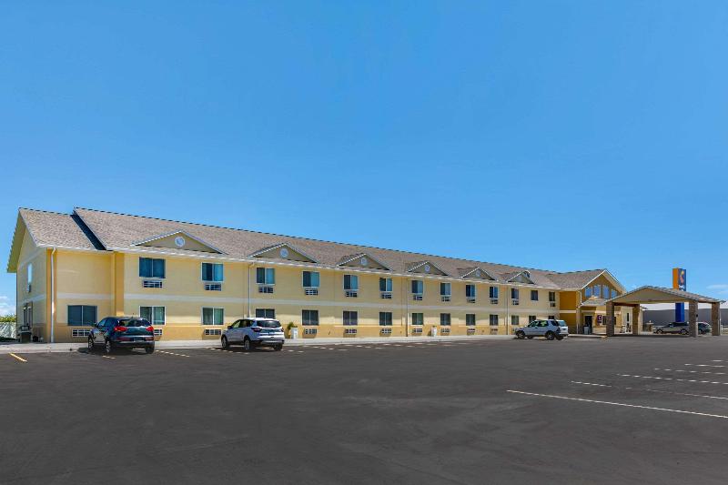 Comfort Inn Worland Hwy 16 To Yellowstone image