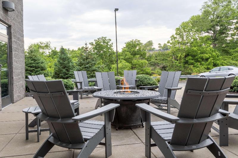 Hampton Inn & Suites North Huntingdon-Irwin image