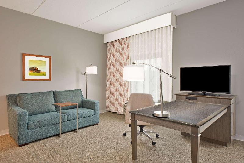 Hampton Inn & Suites North Huntingdon-Irwin image