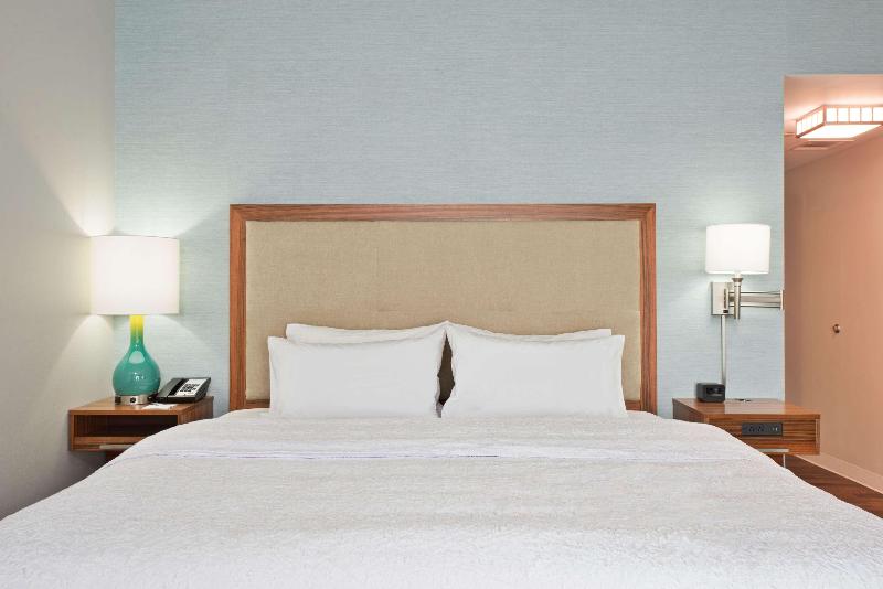 Hampton Inn & Suites North Huntingdon-Irwin image