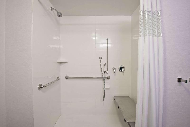 Hampton Inn & Suites North Huntingdon-Irwin image