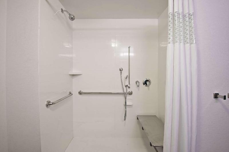 Hampton Inn & Suites North Huntingdon-Irwin image