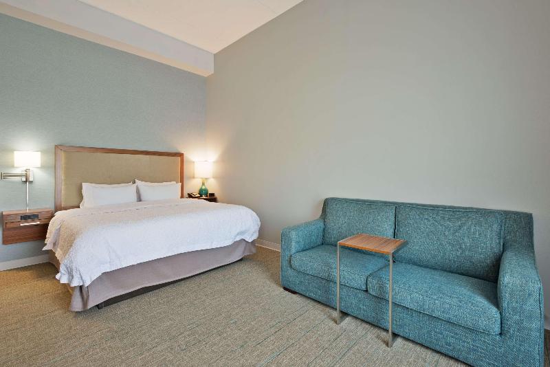 Hampton Inn & Suites North Huntingdon-Irwin image
