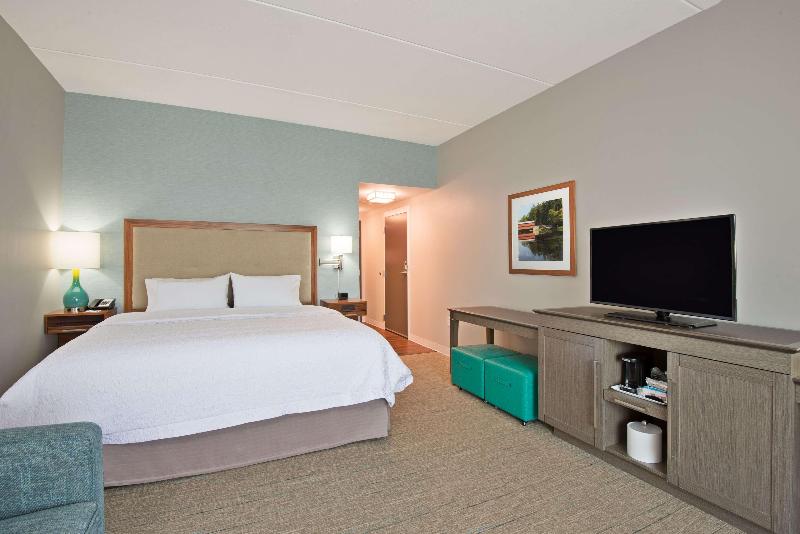 Hampton Inn & Suites North Huntingdon-Irwin image