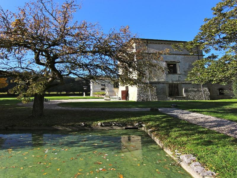 Villa Giona image