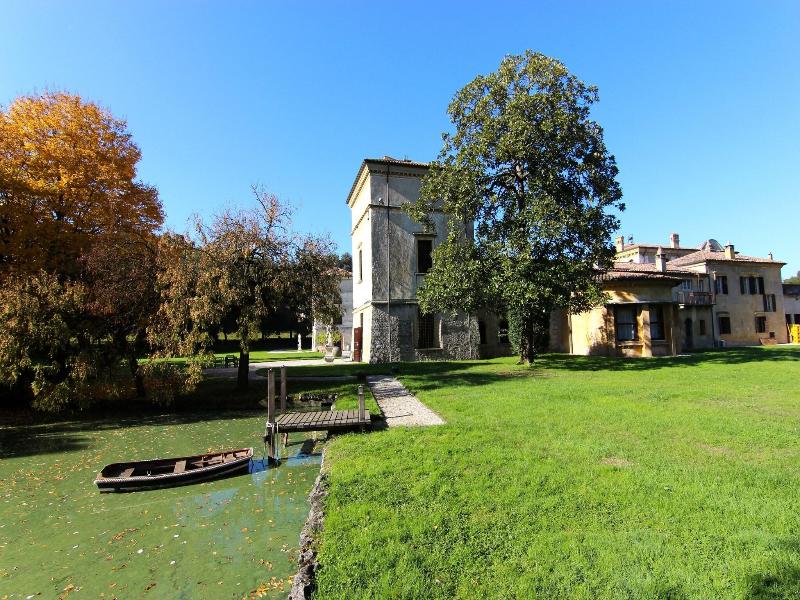Villa Giona image